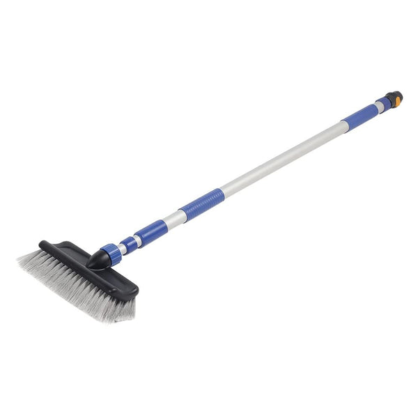 Camco Flow Through Wash Brush w/Push Button Handle (Eng/Fr)