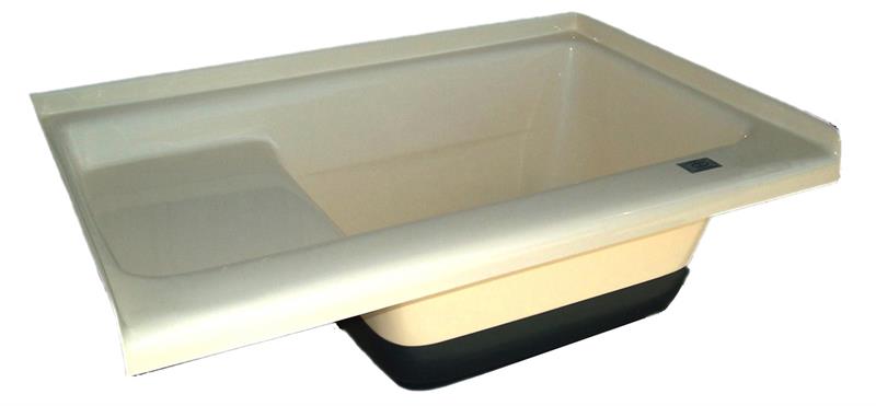 Icon Technologies Colonial White Sit in Step Tub with Right Hand Drain