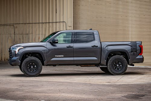 ICON Vehicle Dynamics 2022-2025 Toyota Tundra, 2-3.5" Lift, Stage 9, 2.5